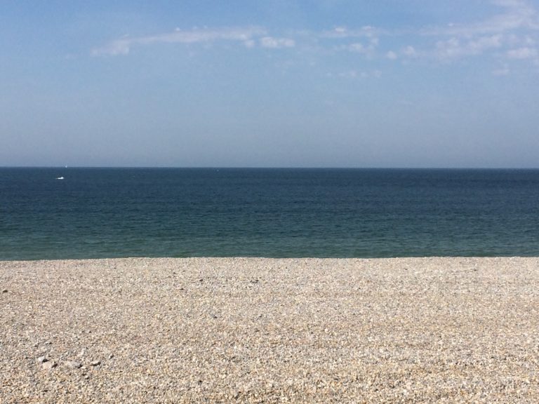 Caché dans le sable